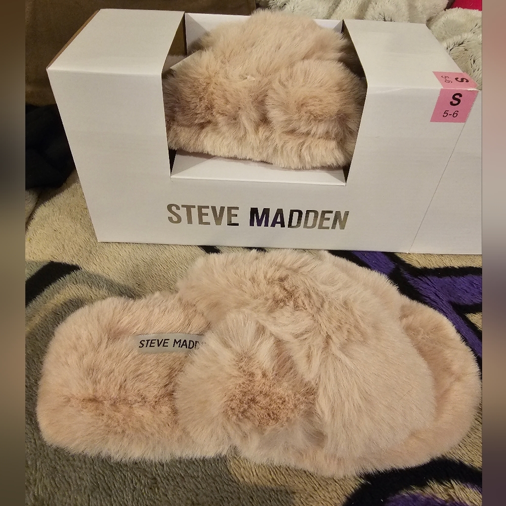 Steve Madden slippers
